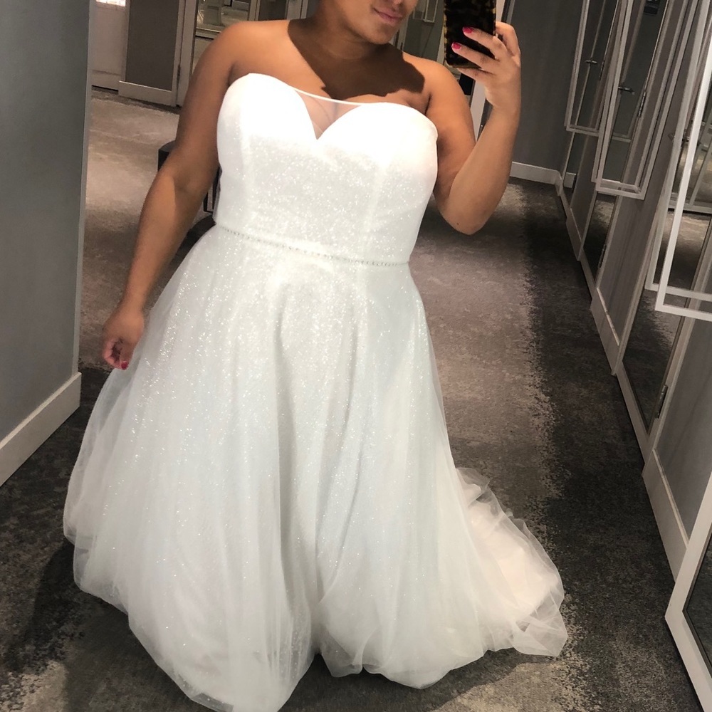 David’s Bridal Sparkly Ballgown plus size Wedding Dress. Size 18.